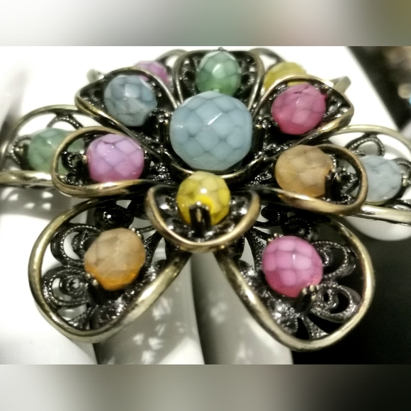 Joan Rivers Brooch Pin with faceted stones and metal scrolls - Muiti-colored - Picture 6 of 9